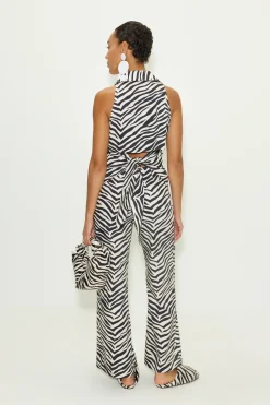Lochloch sleeveless poplin button up
