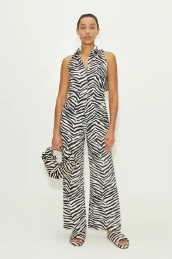 Lochloch sleeveless poplin button up