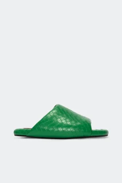 Wovenwoven bubble slide
